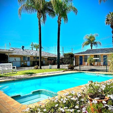 Town And Country Motor Inn Tamworth Esterno foto